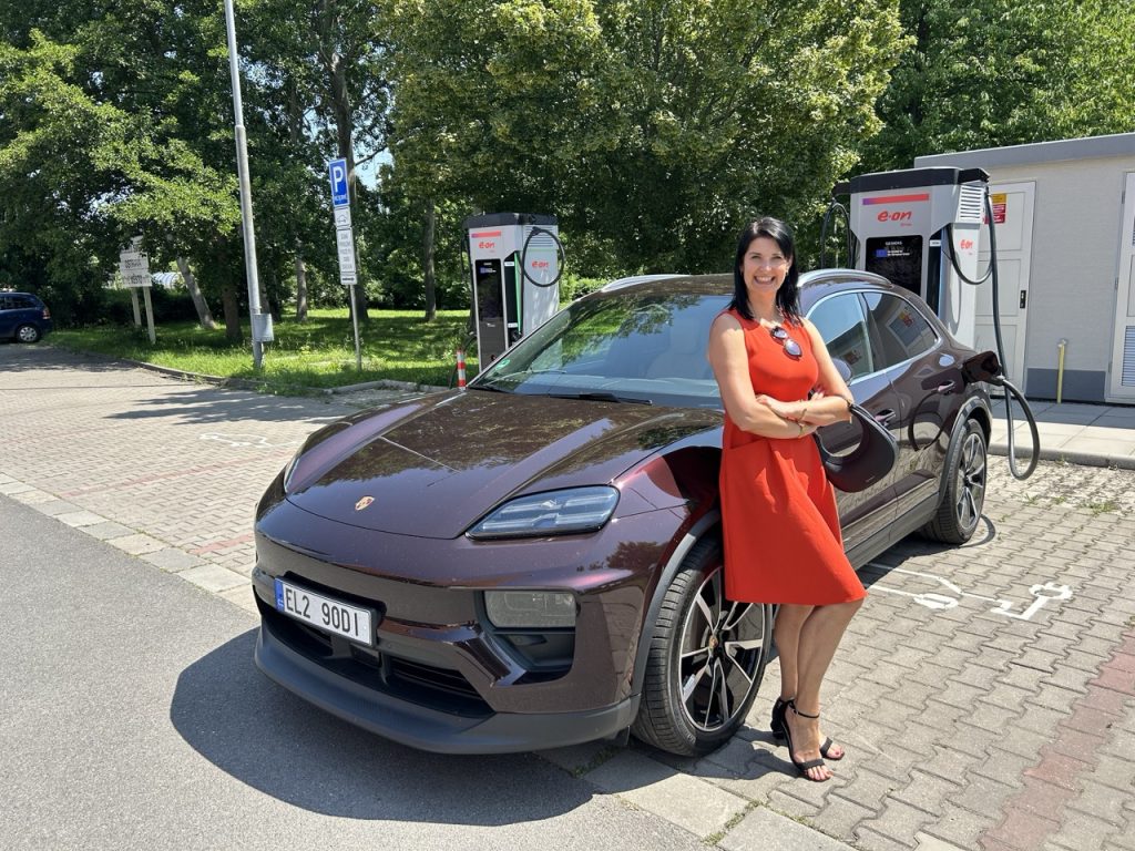 Porsche Macan 4S: foto Žena v autě.cz_4518 ve velké velikosti