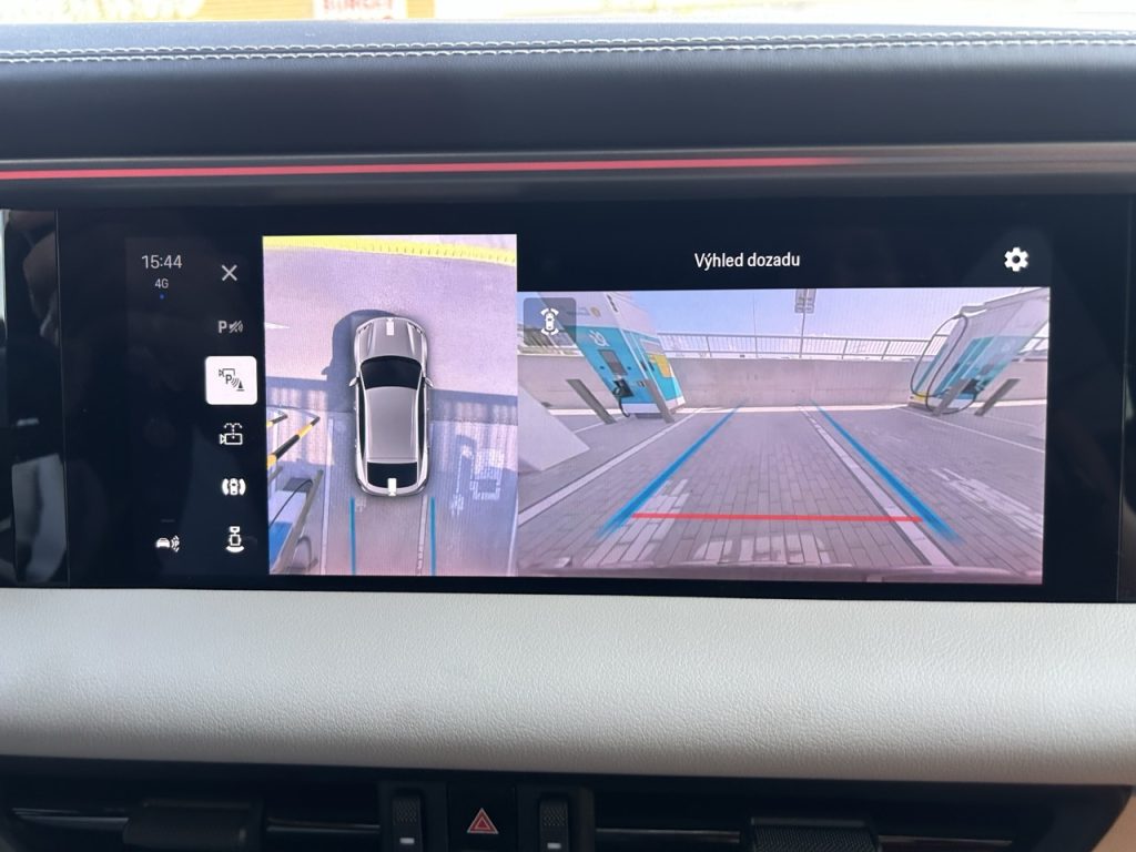 Porsche Macan 4S: foto Žena v autě.cz_4534 ve velké velikosti