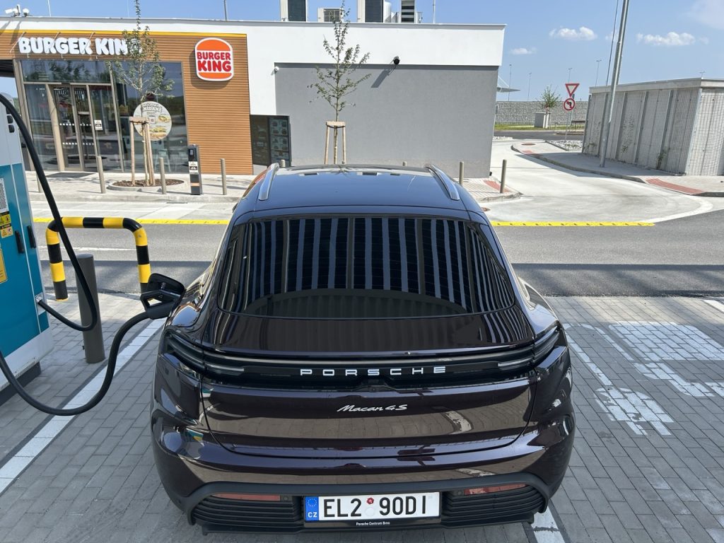 Porsche Macan 4S: foto Žena v autě.cz_4550 ve velké velikosti