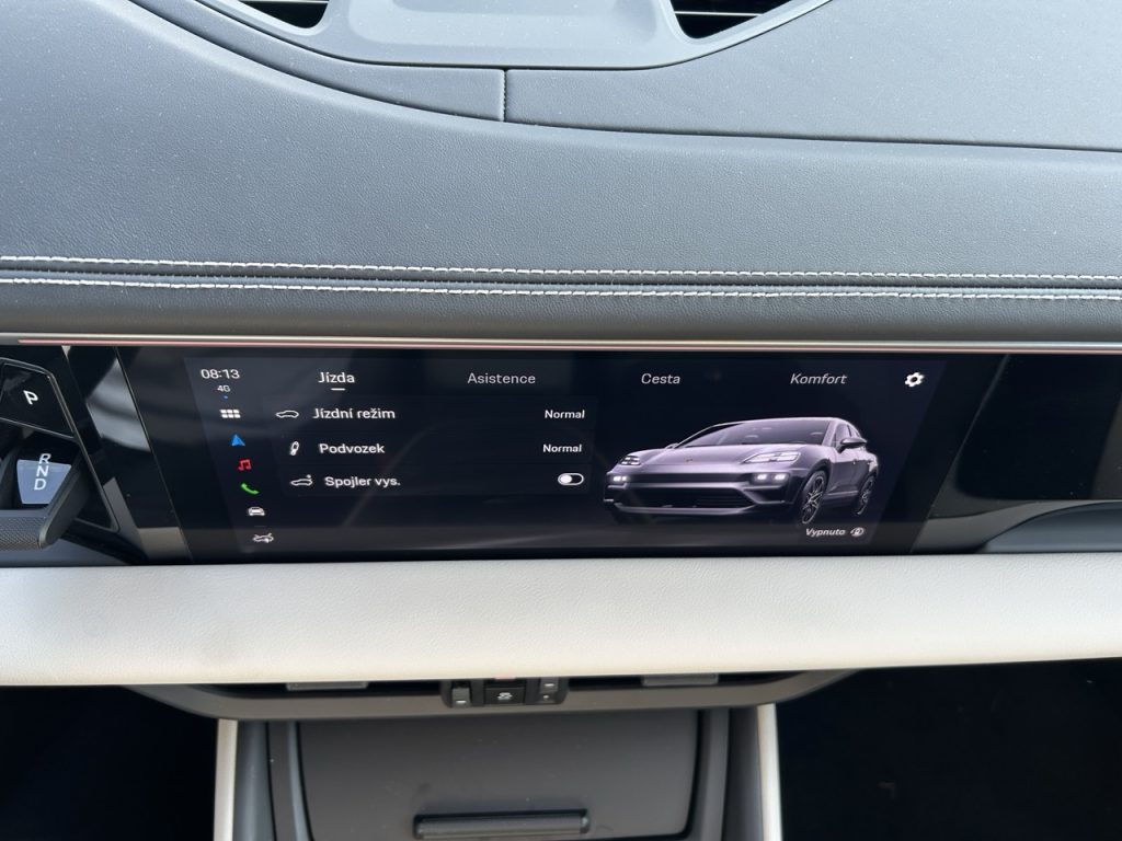 Porsche Macan 4S: foto Žena v autě.cz_4621 ve velké velikosti