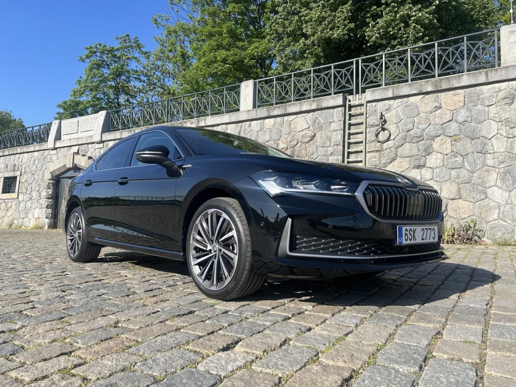 Test Škoda Superb foto: Žena v autě.cz