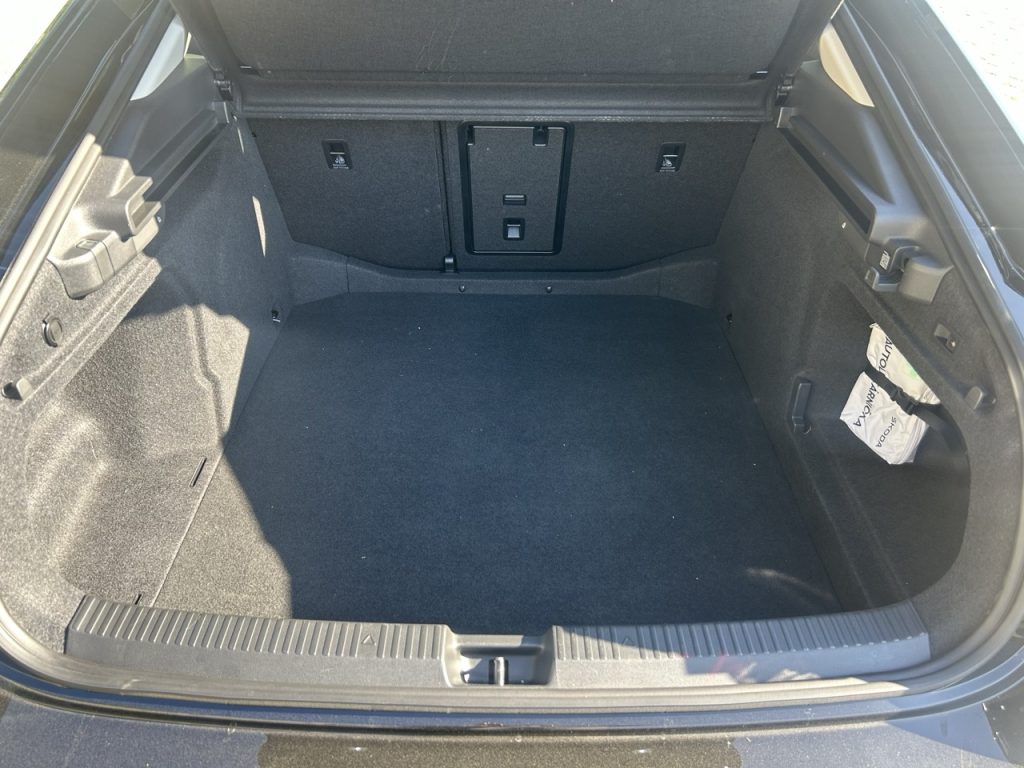 Test Škoda Superb foto: Žena v autě.cz