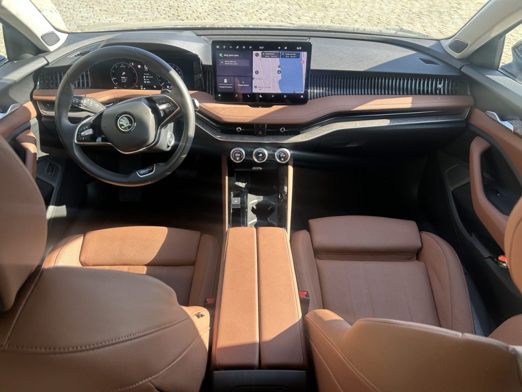 Test Škoda Superb foto: Žena v autě.cz