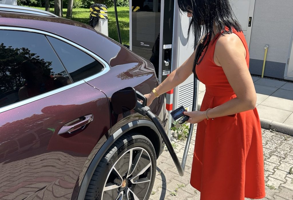Porsche Macan: foto Žena v autě.cz