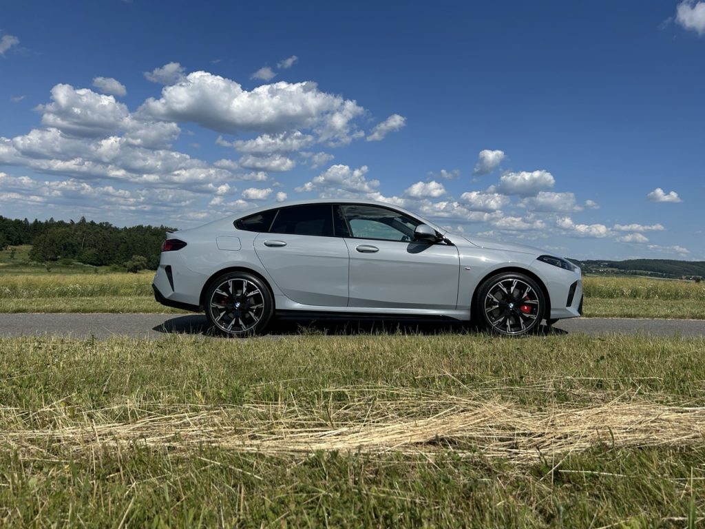 TEST BMW 2 GRAN COUPÉ: foto Žena v autě.cz_5065 ve velké velikosti