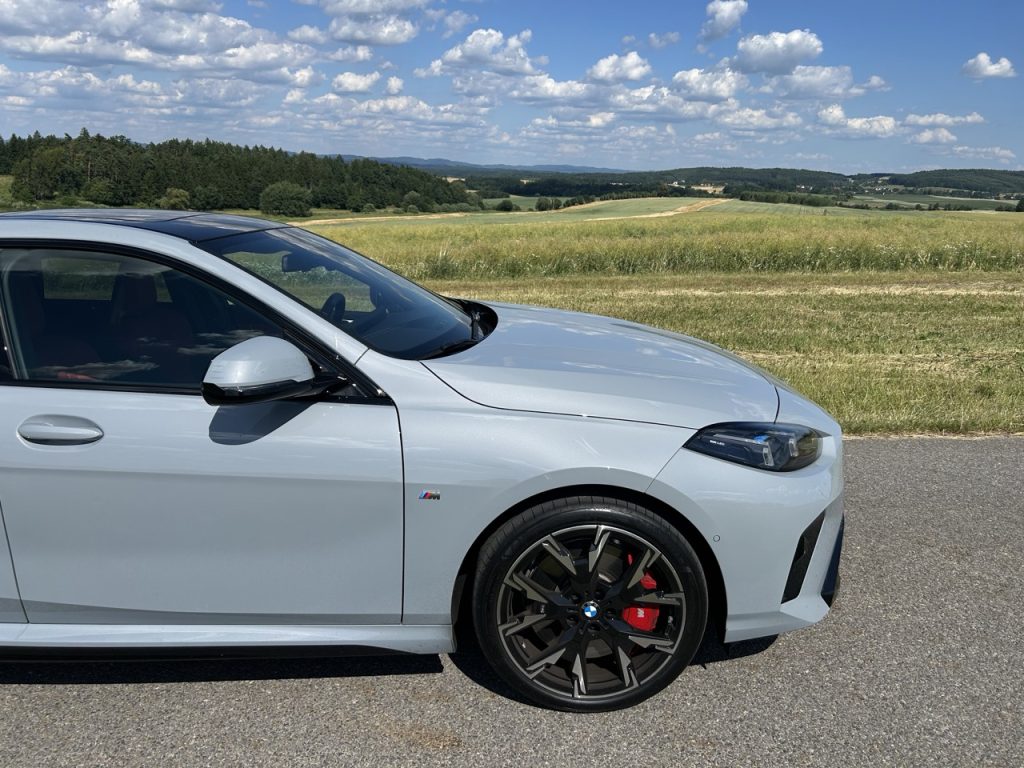 TEST BMW 2 GRAN COUPÉ: foto Žena v autě.cz_5071 ve velké velikosti