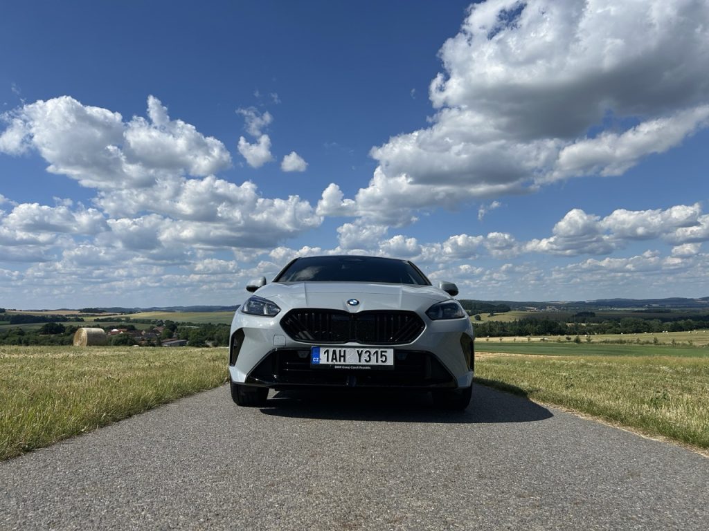 TEST BMW 2 GRAN COUPÉ: foto Žena v autě.cz_5073 ve velké velikosti