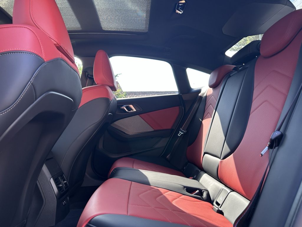 TEST BMW 2 GRAN COUPÉ: foto Žena v autě.cz_5099 ve velké velikosti
