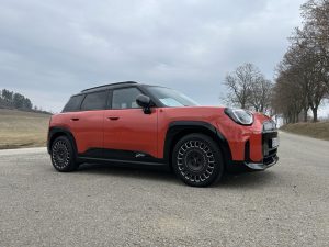 TEST MINI Aceman SE: foto Žena v autě.cz_1289 ve velké velikosti
