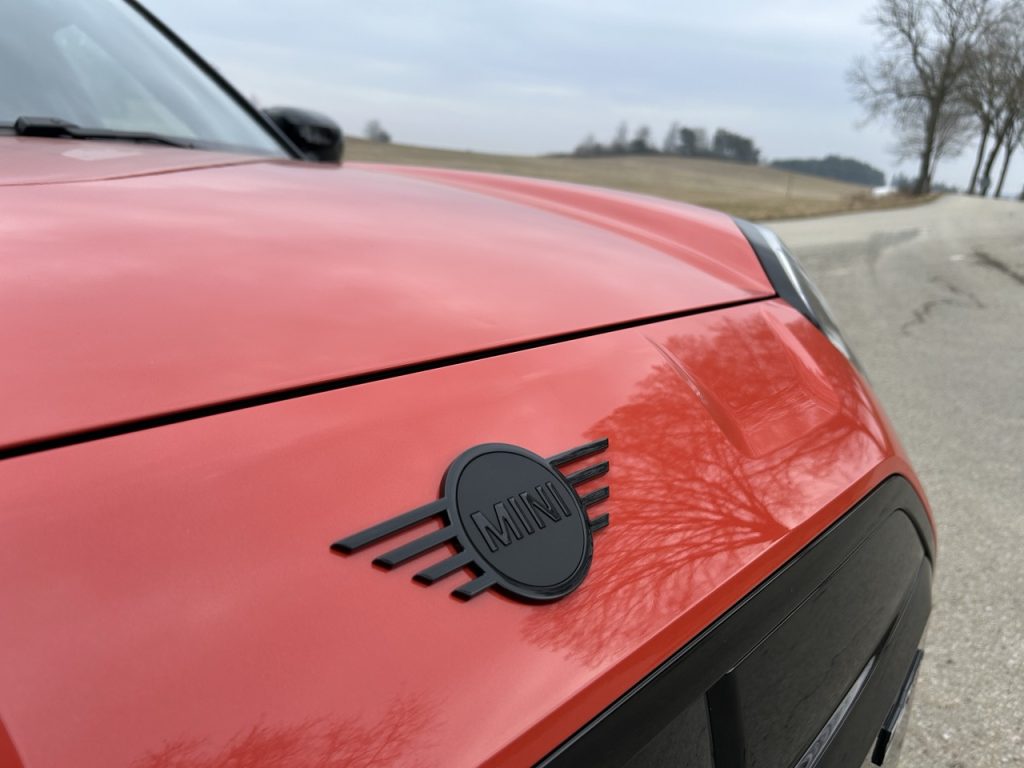 TEST MINI Aceman SE: foto Žena v autě.cz_1319 ve velké velikosti