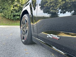 TEST MINI JCW Aceman: foto Žena v autě.cz