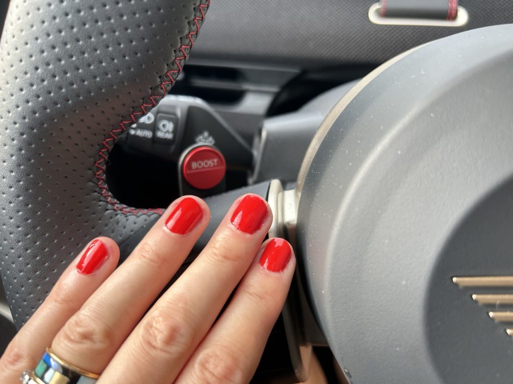 TEST MINI JCW Aceman: foto Žena v autě.cz