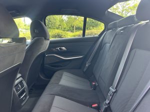 TEST BMW 330e: foto Žena v autě.cz_4443 ve velké velikosti