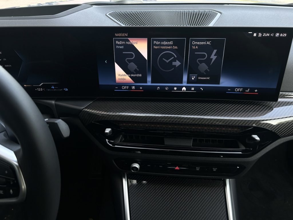 TEST BMW 330e: foto Žena v autě.cz_4450 ve velké velikosti