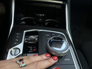 TEST BMW 330e: foto Žena v autě.cz_4455 ve velké velikosti