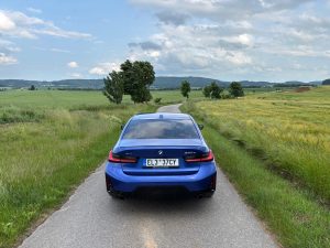 TEST BMW 330e: foto Žena v autě.cz_5762