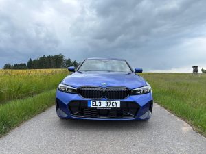 TEST BMW 330e: foto Žena v autě.cz_5777