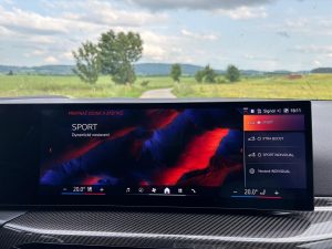 TEST BMW 330e: foto Žena v autě.cz_5793