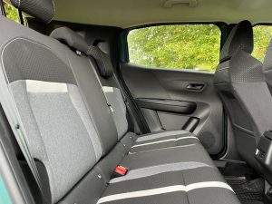 TEST Opel Frontera: foto Žena v autě.cz Image 2025-08-19 at 15.38.34