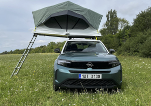 TEST Opel Frontera: foto Žena v autě.cz obrazovky 2025-08-20 v 11.12.01