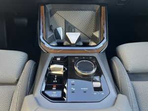 TEST BMW X3 30e: foto Žena v autě.cz_7364 ve velké velikosti