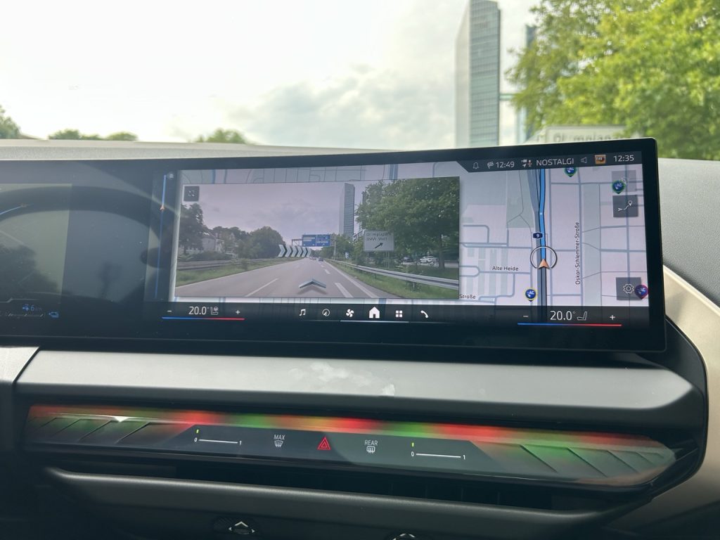 TEST BMW X3 30e:  foto Žena v autě.cz_7395 ve velké velikosti