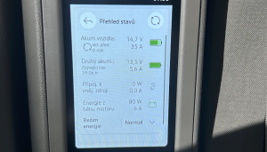 TEST VW California Beach Camper foto Žena v autě.cz obrazovky 2025-09-12 v 10.59.39