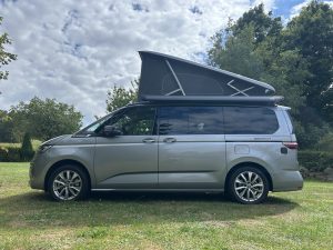 TEST VW California Beach Camper foto Žena v autě.cz_7517 ve velké velikosti