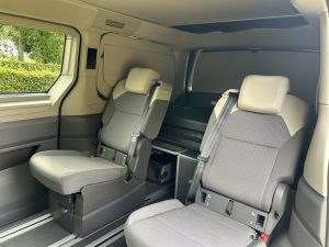 TEST VW California Beach Camper foto Žena v autě.cz_7524 ve velké velikosti