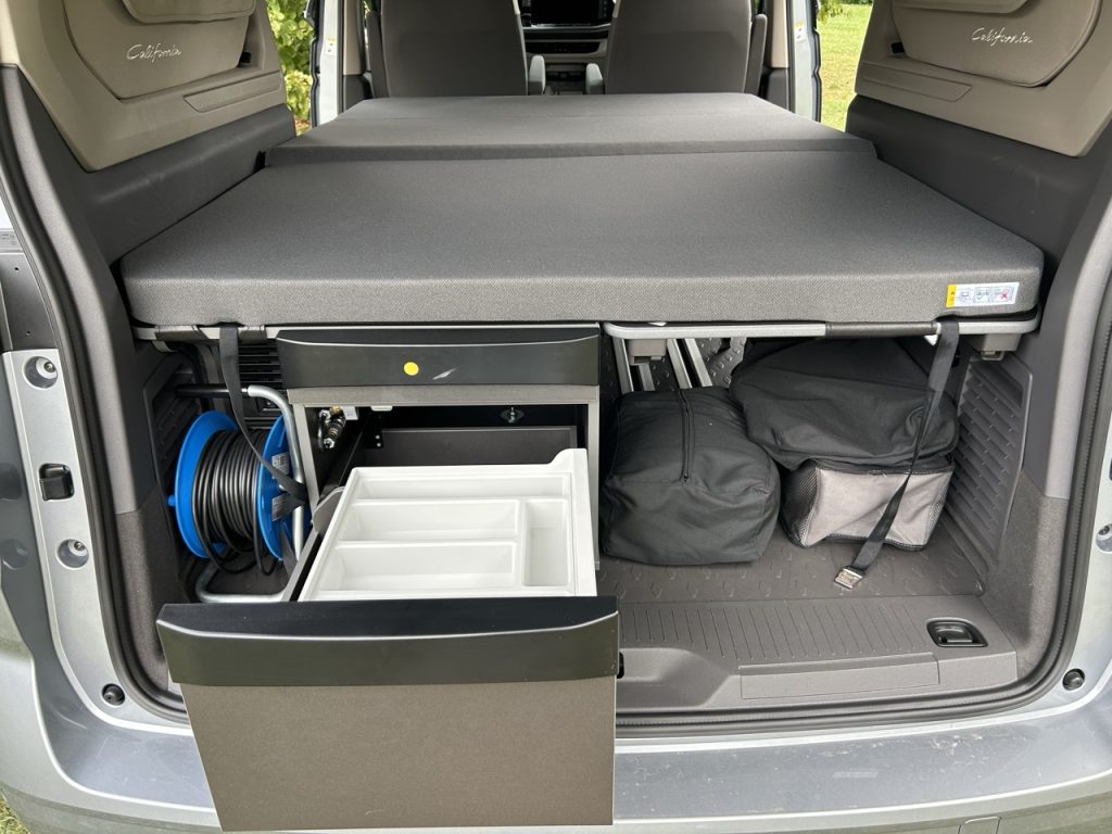TEST VW California Beach Camper foto Žena v autě.cz_7541 ve velké velikosti