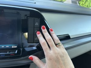 TEST VW California Beach Camper foto Žena v autě.cz_7588 ve velké velikosti