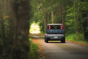 0016_Dacia_z-suba_Luc_Lacey