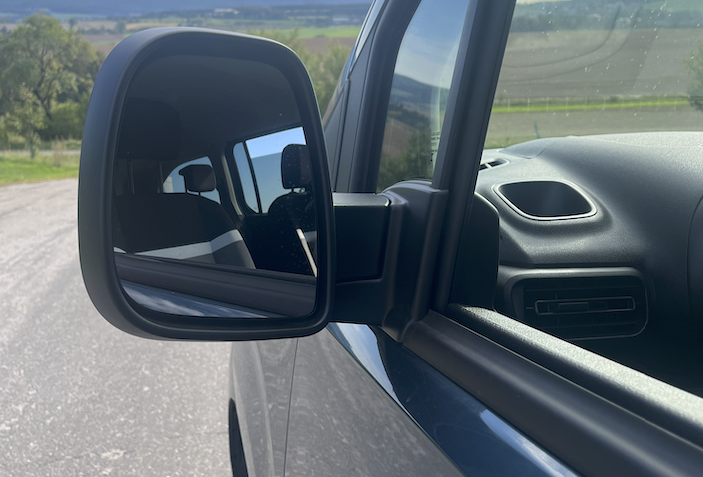 Berlingo TEST: foto Žena v autě.cz obrazovky 2025-10-24 v 10.48.49