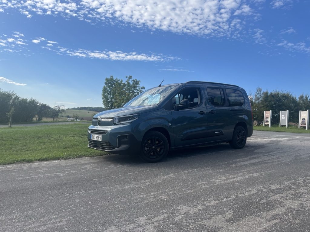 Berlingo TEST: foto Žena v autě.cz_2465 ve velké velikosti