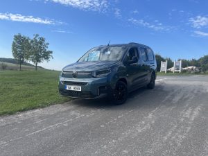 Berlingo TEST: foto Žena v autě.cz_2467 ve velké velikosti