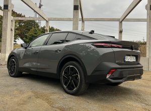 Peugeot E408: foto Žena v autě.cz