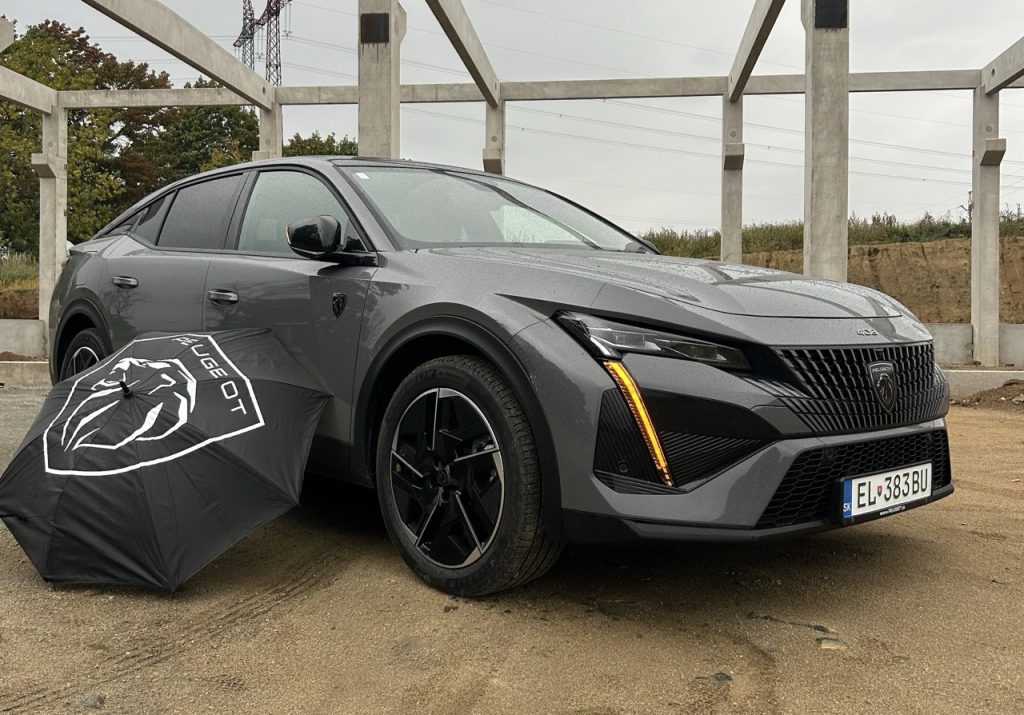 Peugeot E408: foto Žena v autě.cz