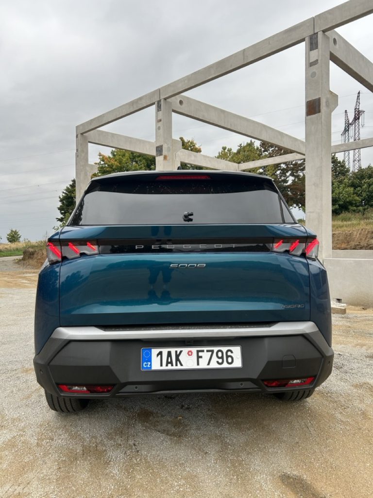 Peugeot E3008: foto Žena v autě.cz