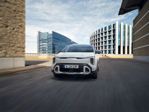 Stonic_ICE_GTL_MY26_BS_34 Front_Driving_sRGB (2)