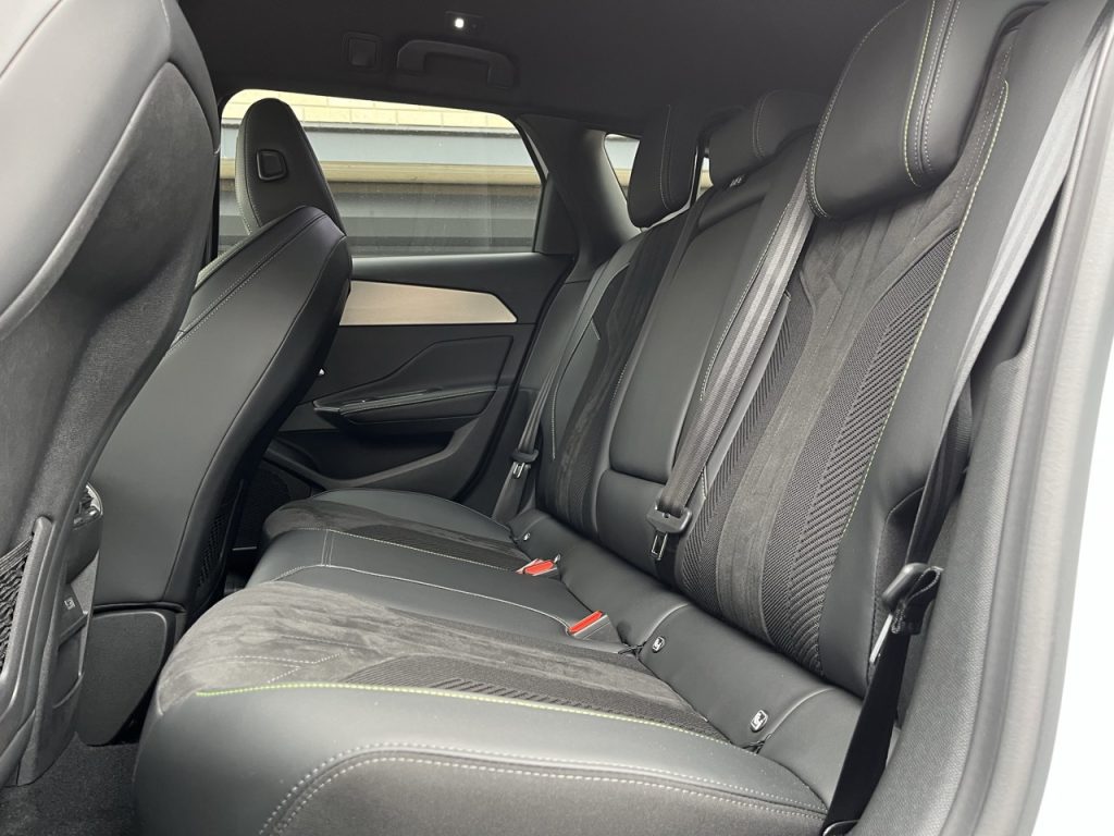 Peugeot 308 SW: foto Žena v autě.cz_4402 ve velké velikosti