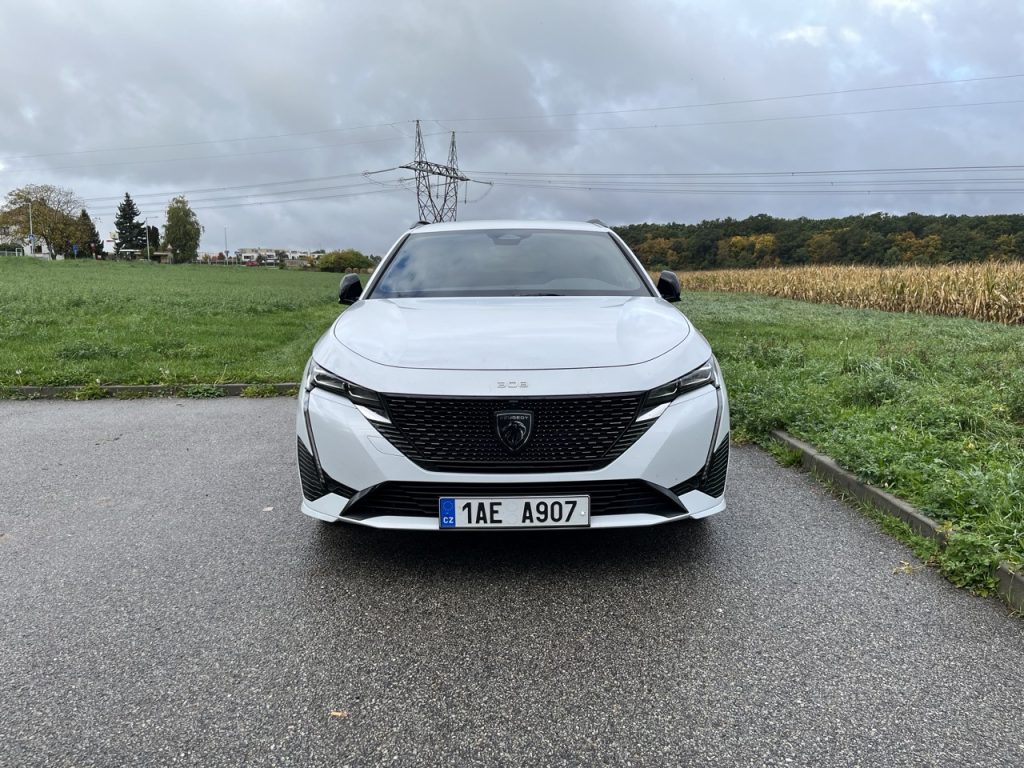 Peugeot 308 SW: foto Žena v autě.cz_4509 ve velké velikosti