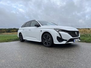 Peugeot 308 SW: foto Žena v autě.cz_4512 ve velké velikosti