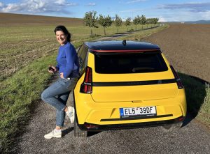 Test Renault5: foto Žena v autě.cz