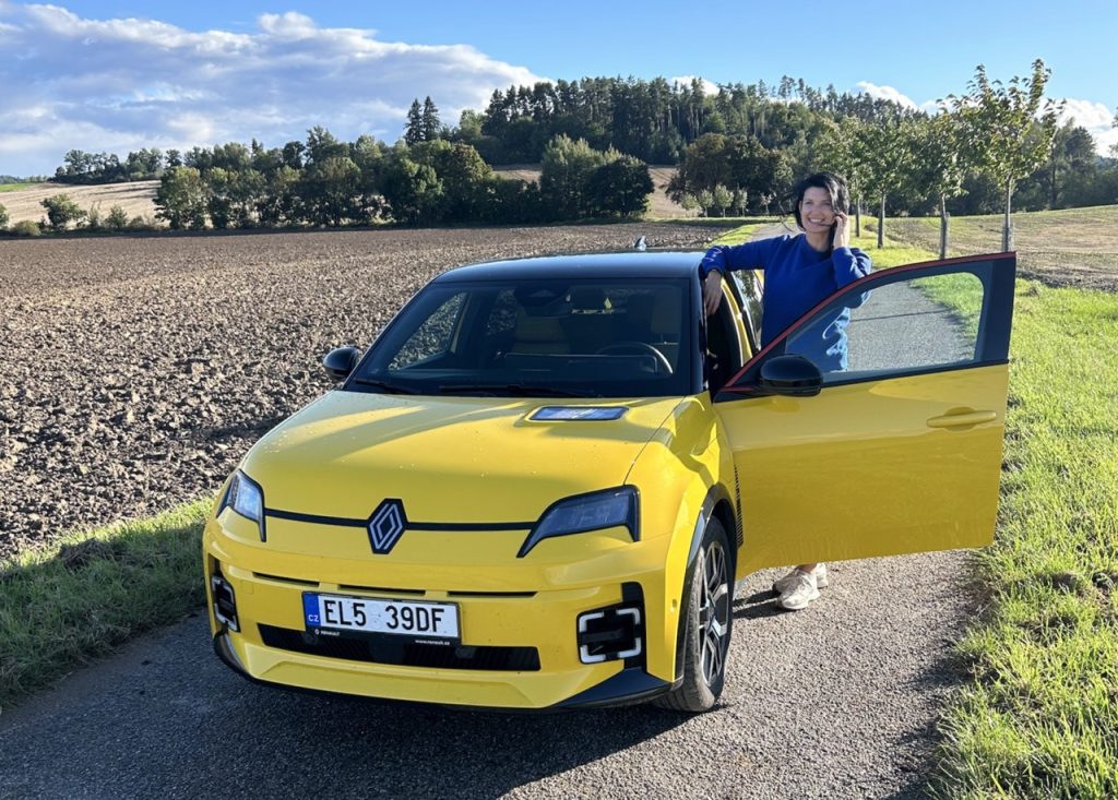 Test Renault5: foto Žena v autě.cz