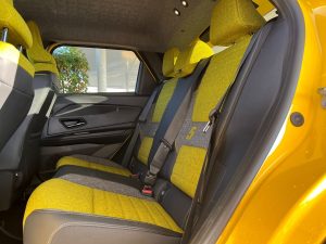 Test Renault5: foto Žena v autě.czApp Image 2025-09-16 at 14.37.17 (1) ve velké velikosti