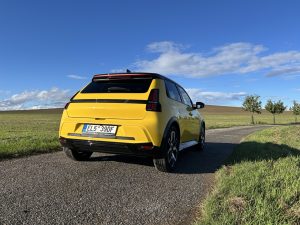 Test Renault5: foto Žena v autě.cz