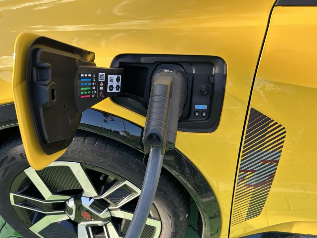 Test Renault5: foto Žena v autě.cz