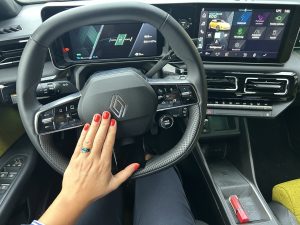 Test Renault5: foto Žena v autě.cz_8329 ve velké velikosti