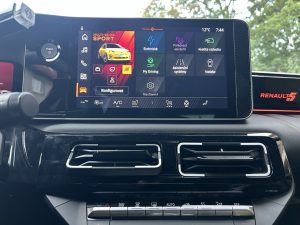 Test Renault5: foto Žena v autě.cz_8331 ve velké velikosti