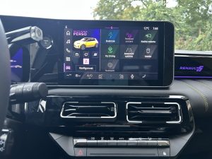 Test Renault5: foto Žena v autě.cz_8334 ve velké velikosti